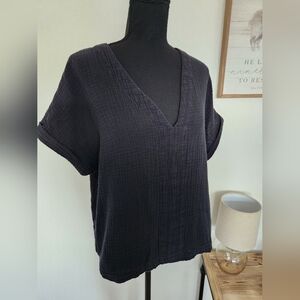 UNIVERSAL THREAD 100% COTTON SHORT SLEEVE V-NECK TOP